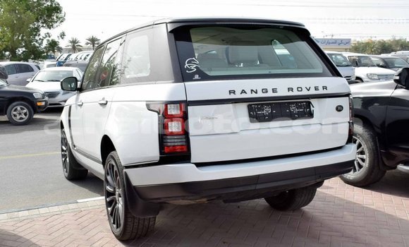 Acheter Import Voiture Land Rover Range Rover Blanc à Import - Dubai, Artibonite Acheter Import Voiture Land Rover Range Rover Blanc à Import - Dubai, Artibonite