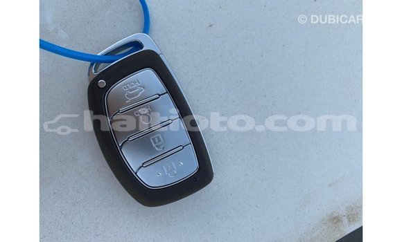 Acheter Import Voiture Hyundai Tucson Blanc à Import - Dubai, Artibonite Acheter Import Voiture Hyundai Tucson Blanc à Import - Dubai, Artibonite