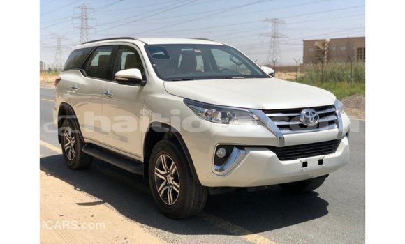 Acheter Import Voiture Toyota Fortuner Blanc à Import - Dubai, Artibonite Acheter Import Voiture Toyota Fortuner Blanc à Import - Dubai, Artibonite