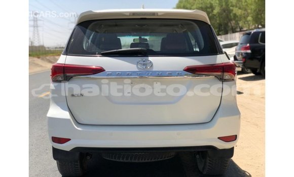 Acheter Import Voiture Toyota Fortuner Blanc à Import - Dubai, Artibonite Acheter Import Voiture Toyota Fortuner Blanc à Import - Dubai, Artibonite