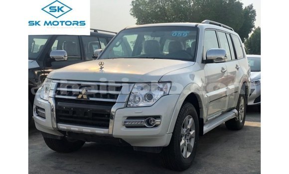 Acheter Import Voiture Mitsubishi Pajero Noir à Import - Dubai, Artibonite