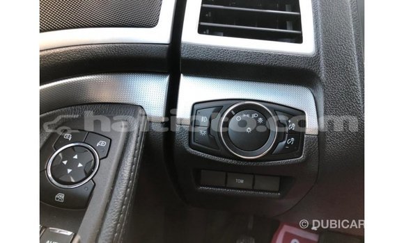 Acheter Import Voiture Ford Explorer Bleu à Import - Dubai, Artibonite Acheter Import Voiture Ford Explorer Bleu à Import - Dubai, Artibonite