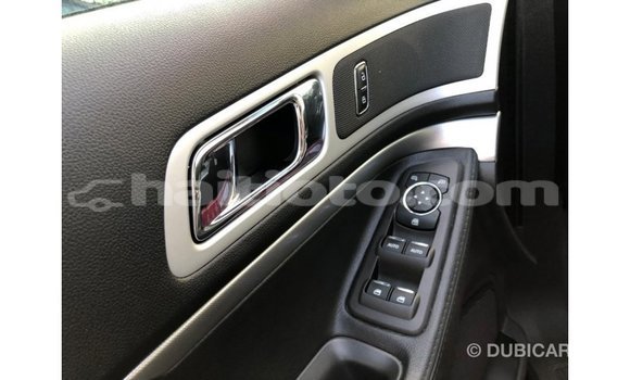 Acheter Import Voiture Ford Explorer Bleu à Import - Dubai, Artibonite Acheter Import Voiture Ford Explorer Bleu à Import - Dubai, Artibonite