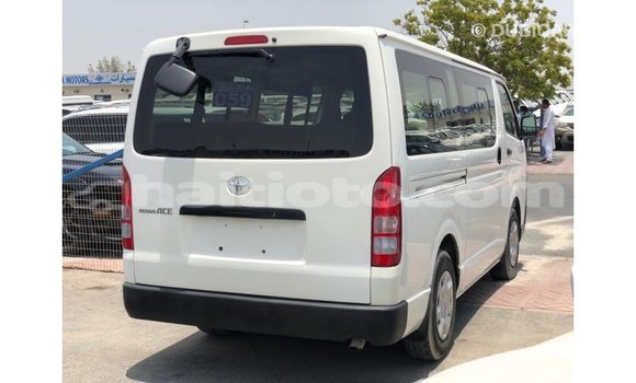 Buy Import Toyota Hiace White Car in Import - Dubai in Artibonite Buy Import Toyota Hiace White Car in Import - Dubai in Artibonite