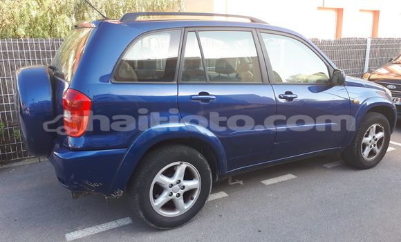 Acheter Occasion Voiture Toyota RAV4 Bleu à Miragoane, Grand'Anse Acheter Occasion Voiture Toyota RAV4 Bleu à Miragoane, Grand'Anse