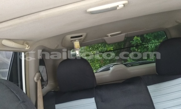 Acheter Occasion Voiture Toyota RAV4 Blanc à Les Cayes, Sud Acheter Occasion Voiture Toyota RAV4 Blanc à Les Cayes, Sud