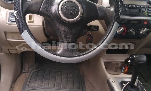 Acheter Occasion Voiture Toyota RAV4 Blanc à Les Cayes, Sud Acheter Occasion Voiture Toyota RAV4 Blanc à Les Cayes, Sud