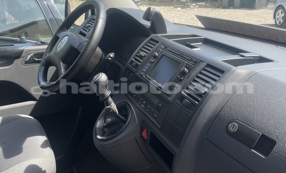 Buy Import Volkswagen Caravelle Silver Car in Carrefour in Ouest Buy Import Volkswagen Caravelle Silver Car in Carrefour in Ouest