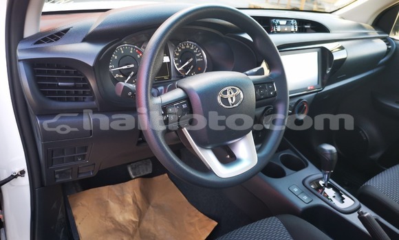 Acheter Occasion Voiture Toyota Hilux Blanc à Cap-Haitien, Nord Acheter Occasion Voiture Toyota Hilux Blanc à Cap-Haitien, Nord