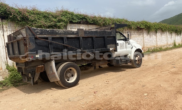 Acheter Occasion Utilitaire Ford E 150 Cargo Van Blanc à Leogane, Ouest Acheter Occasion Utilitaire Ford E 150 Cargo Van Blanc à Leogane, Ouest