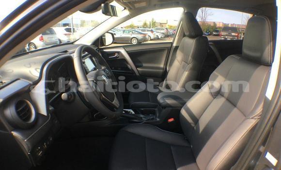 Acheter Occasion Voiture Toyota RAV4 Noir à Les Cayes, Sud Acheter Occasion Voiture Toyota RAV4 Noir à Les Cayes, Sud