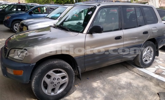 Acheter Occasion Voiture Toyota RAV4 Beige à Port-au-Prince, Ouest Acheter Occasion Voiture Toyota RAV4 Beige à Port-au-Prince, Ouest