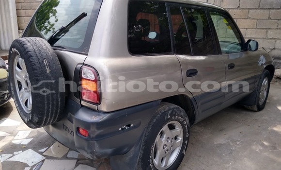 Acheter Occasion Voiture Toyota RAV4 Beige à Port-au-Prince, Ouest Acheter Occasion Voiture Toyota RAV4 Beige à Port-au-Prince, Ouest