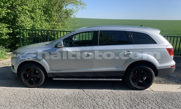 Buy Import Audi Q7 Silver Car in Import - Dubai in Artibonite