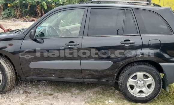 Acheter Occasion Voiture Toyota RAV4 Noir à Les Cayes, Sud Acheter Occasion Voiture Toyota RAV4 Noir à Les Cayes, Sud