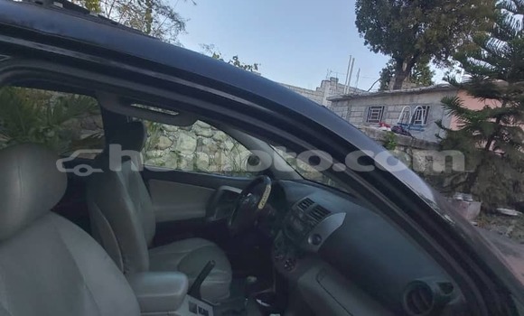 Acheter Occasion Voiture Toyota RAV4 Noir à Petionville, Ouest Acheter Occasion Voiture Toyota RAV4 Noir à Petionville, Ouest