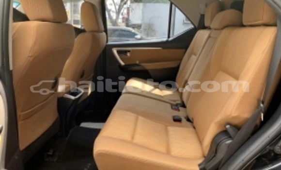 Acheter Occasion Voiture Toyota Fortuner Marron à Cap-Haitien, Nord Acheter Occasion Voiture Toyota Fortuner Marron à Cap-Haitien, Nord