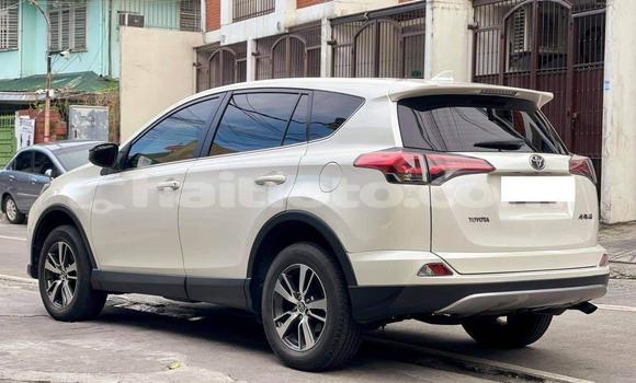 Buy Used Toyota RAV4 White Car in Cap-Haitien in Nord Buy Used Toyota RAV4 White Car in Cap-Haitien in Nord