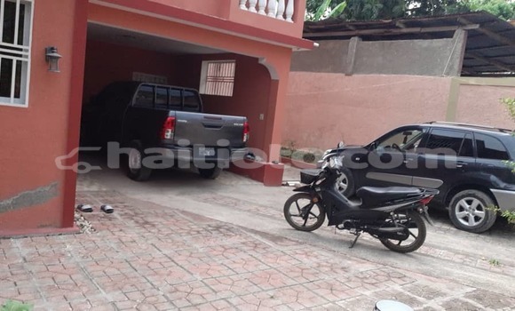 Acheter Occasion Voiture Toyota RAV4 Noir à Jacmel, Sud-Est Acheter Occasion Voiture Toyota RAV4 Noir à Jacmel, Sud-Est