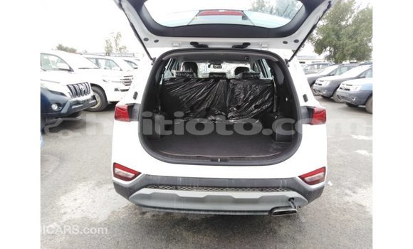 Acheter Import Voiture Hyundai Santa Fe Blanc à Import - Dubai, Artibonite Acheter Import Voiture Hyundai Santa Fe Blanc à Import - Dubai, Artibonite