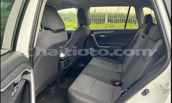 Acheter Occasion Voiture Toyota RAV4 Blanc à Gros-Morne, Artibonite Acheter Occasion Voiture Toyota RAV4 Blanc à Gros-Morne, Artibonite