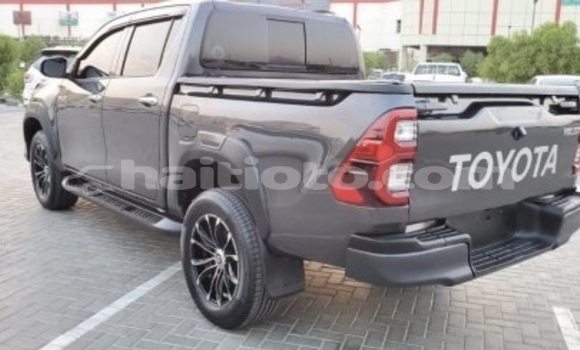 Buy Used Toyota Hilux Black Car in Port-de-Paix in Nord-Ouest Buy Used Toyota Hilux Black Car in Port-de-Paix in Nord-Ouest