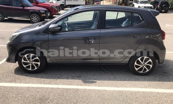 Acheter Neuf Voiture Toyota Aqua Gris à Port-au-Prince, Ouest Acheter Neuf Voiture Toyota Aqua Gris à Port-au-Prince, Ouest