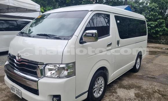 Buy Used Toyota Hiace White Car in Port-au-Prince in Ouest Buy Used Toyota Hiace White Car in Port-au-Prince in Ouest