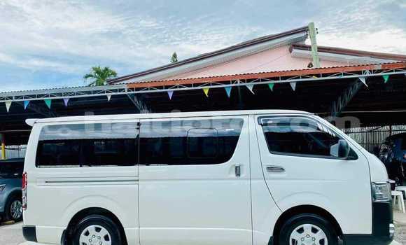 Buy Used Toyota Hiace White Car in Cap-Haitien in Nord Buy Used Toyota Hiace White Car in Cap-Haitien in Nord