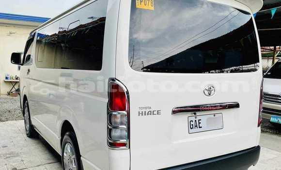 Buy Used Toyota Hiace White Car in Cap-Haitien in Nord Buy Used Toyota Hiace White Car in Cap-Haitien in Nord