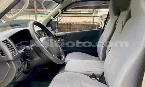 Buy Used Toyota Hiace White Car in Cap-Haitien in Nord Buy Used Toyota Hiace White Car in Cap-Haitien in Nord