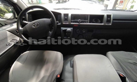 Buy Used Toyota Hiace White Car in Verrettes in Artibonite Buy Used Toyota Hiace White Car in Verrettes in Artibonite
