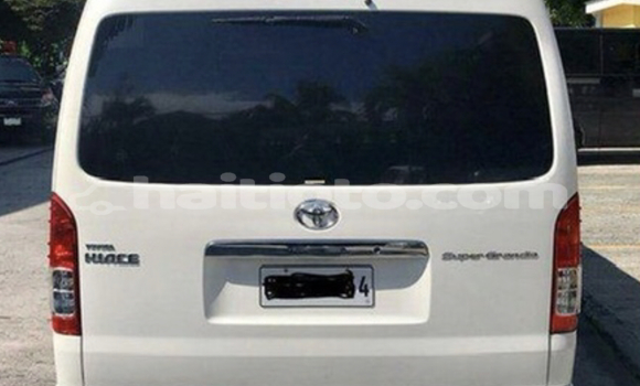 Buy Used Toyota Hiace White Car in Port-au-Prince in Ouest Buy Used Toyota Hiace White Car in Port-au-Prince in Ouest