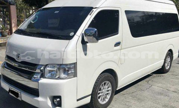 Buy Used Toyota Hiace White Car in Port-au-Prince in Ouest Buy Used Toyota Hiace White Car in Port-au-Prince in Ouest