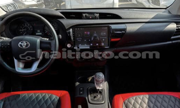Buy Used Toyota Hilux Black Car in Cap-Haitien in Nord Buy Used Toyota Hilux Black Car in Cap-Haitien in Nord