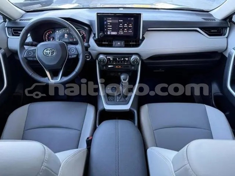 Big with watermark toyota rav4 nord croix des bouquets 4092