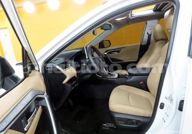 Big with watermark toyota rav4 nord cap haitien 4104