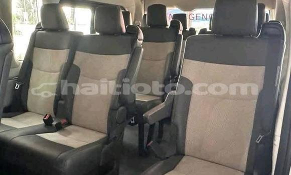 Buy Used Toyota Hiace White Car in Port-au-Prince in Ouest Buy Used Toyota Hiace White Car in Port-au-Prince in Ouest