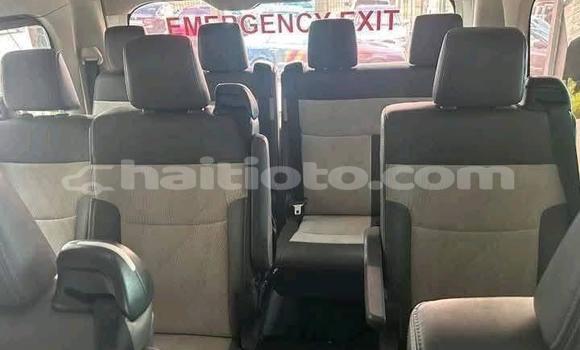 Buy Used Toyota Hiace White Car in Port-au-Prince in Ouest Buy Used Toyota Hiace White Car in Port-au-Prince in Ouest