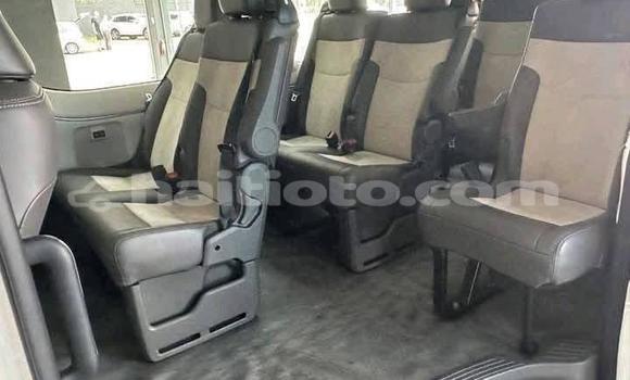 Buy Used Toyota Hiace White Car in Port-au-Prince in Ouest Buy Used Toyota Hiace White Car in Port-au-Prince in Ouest