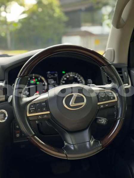 Big with watermark lexus lx 570 ouest carrefour 4108