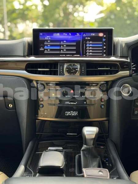 Big with watermark lexus lx 570 ouest carrefour 4108