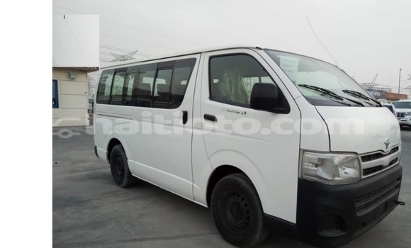 Buy Used Toyota Hiace White Car in Cap-Haitien in Nord Buy Used Toyota Hiace White Car in Cap-Haitien in Nord