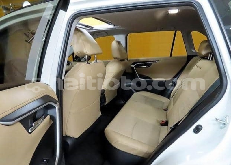 Big with watermark toyota rav4 nord cap haitien 4114