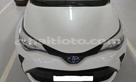 Buy Used Toyota C-HR White Car in Cap-Haitien in Nord Buy Used Toyota C-HR White Car in Cap-Haitien in Nord
