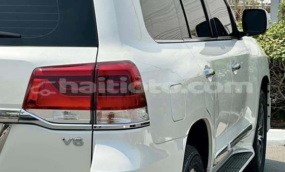 Acheter Occasion Voiture Toyota Land Cruiser Blanc à Gonaives, Artibonite Acheter Occasion Voiture Toyota Land Cruiser Blanc à Gonaives, Artibonite