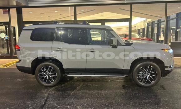 Buy Used Lexus GX White Car in Port-au-Prince in Ouest Buy Used Lexus GX White Car in Port-au-Prince in Ouest