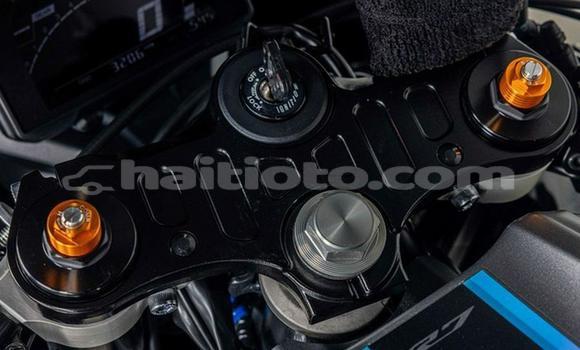 Buy Used Yamaha YZF Black Bike in Port-au-Prince in Ouest Buy Used Yamaha YZF Black Bike in Port-au-Prince in Ouest