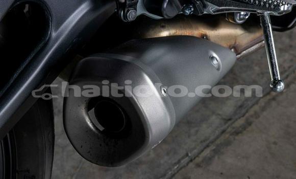 Buy Used Yamaha YZF Black Bike in Port-au-Prince in Ouest Buy Used Yamaha YZF Black Bike in Port-au-Prince in Ouest