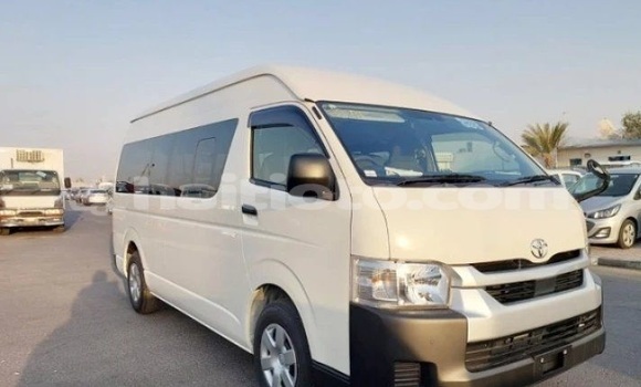 Buy Used Toyota Hiace White Car in Cap-Haitien in Nord Buy Used Toyota Hiace White Car in Cap-Haitien in Nord